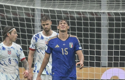 Italia đối mặt với cơn ác mộng World Cup