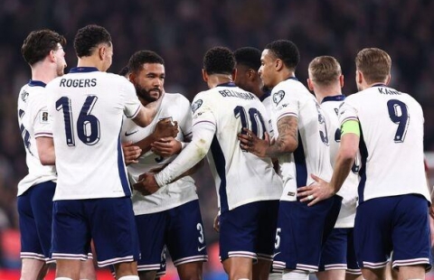 Chưa đá World Cup, tuyển Anh đã phải nhận cơn ác mộng đầu tiên