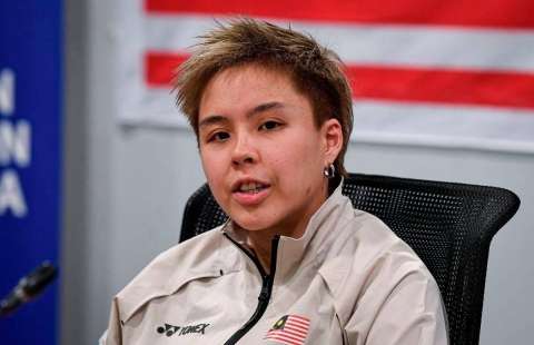 Vừa chịu tang ông nội, nhà vô địch thế giới nén đau để trở lại SEA Games