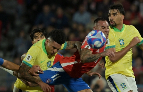 Trực tiếp Brazil 1-1 Chile: Ăn miếng trả miếng