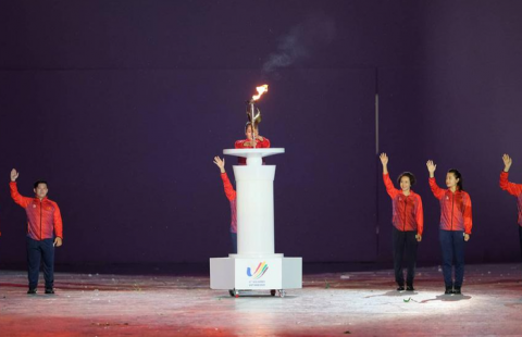 VIDEO: Toàn cảnh màn thắp đuốc trong lễ khai mạc SEA Games 31: Đơn giản mà tinh tế