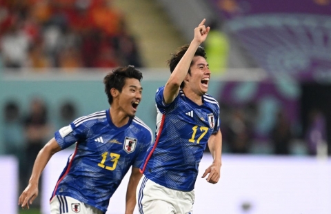 Nhật Bản tạo địa chấn trước Tây Ban Nha, đi tiếp với ngôi nhất bảng