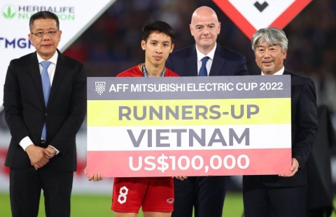 Thua Thái Lan, ĐT Việt Nam vẫn nhận vinh dự đặc biệt từ chủ tịch FIFA