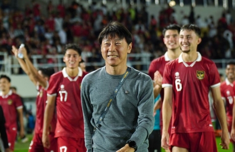 HLV Shin tuyên bố 'khét' sau cú hat-trick kỷ lục với bóng đá Indonesia
