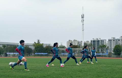 ĐT nữ Việt Nam phải bỏ dở buổi tập trước ngày đấu Bangladesh