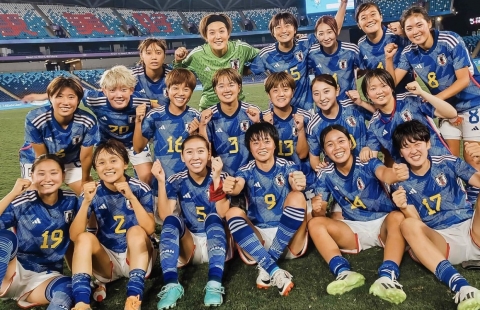 Đại thắng 8-0, Nhật Bản đòi lại ngôi đầu bảng từ Việt Nam