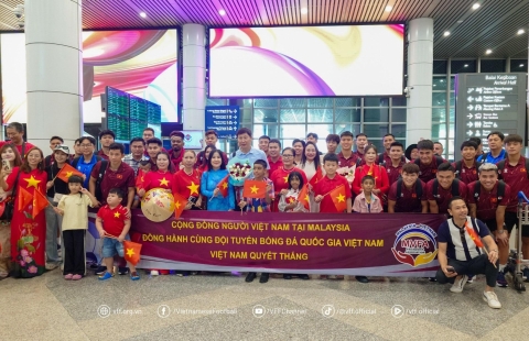 ĐT Việt Nam nhận 'doping tinh thần' tại Malaysia