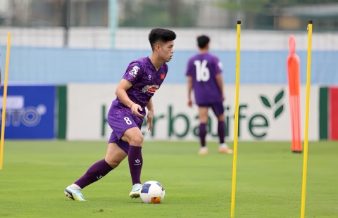 HLV Kim Sang Sik gọi thêm 1 cầu thủ lên U23 Việt Nam