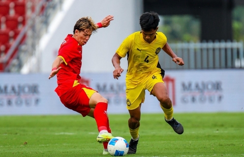 CĐV Malaysia đồng loạt thốt lên 1 điều sau trận thua sốc 0-2 U22 Việt Nam