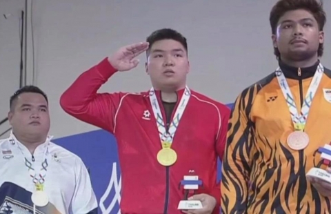 Bị xử ép trước VĐV Thái Lan, lực sĩ Việt Nam xuất sắc giành HCV đầu tiên ở SEA Games 33