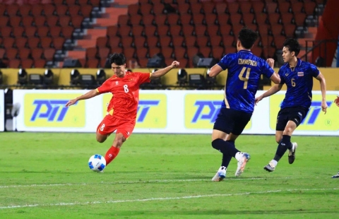 CĐV Đông Nam Á bùng nổ khi U22 Việt Nam ngược dòng hạ Thái Lan