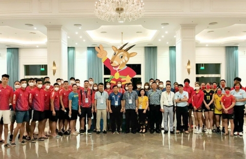Bóng chuyền Việt Nam nhận thưởng 'nóng' trước vòng chung kết