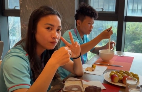 VIDEO: Cận cảnh nơi đóng quân của ĐT nữ Việt Nam