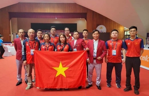 Gạch thương hiệu toàn cỗ BHL một nhóm tuyển chọn nước Việt Nam sau SEA Games 32
