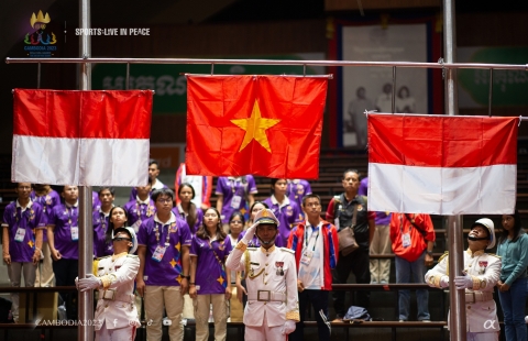 Việt Nam vượt lên trước xa thẳm tiêu chuẩn ở giải đấu bên trên Campuchia
