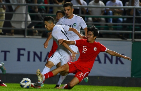 Uzbekistan thắng Hồng Kông trong trận cầu thủ tục