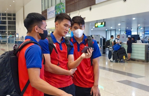 Vừa về nước, cầu thủ Olympic Việt Nam đã làm điều đặc biệt