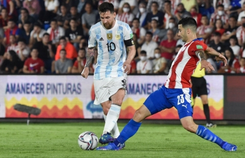 Màn trình diễn nhạt nhòa của Messi và đồng đội trước Paraguay