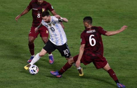 Đánh bại đối thủ 'dưới cơ', Argentina nối dài mạch bất bại kỷ lục