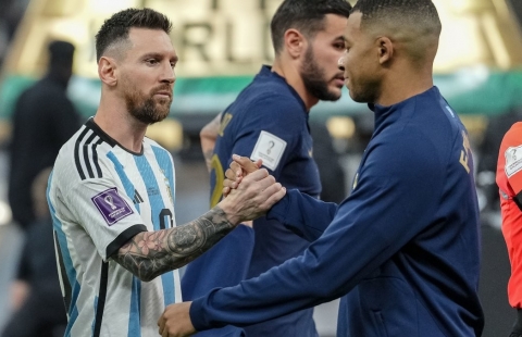Messi đích thân nhắc nhở 'đàn em' vì thiếu tôn trọng Mbappe
