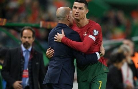 HLV ĐT Bồ Đào Nha cho lý do vẫn gọi Ronaldo dù đá World Cup dở tệ