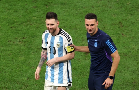 HLV Argentina báo tin không thể vui hơn về Messi, tự tin chơi sòng phẳng với Bồ Đào Nha