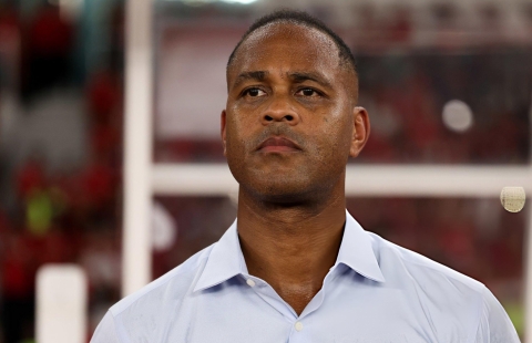 Rời Indonesia, HLV Kluivert có cơ hội tham dự World Cup 2026