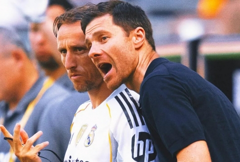 Real Madrid tính chiêu mộ 'máy điều phối bóng' để thay Modric