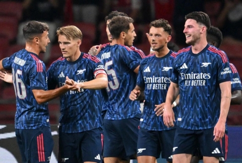 Saka tỏa sáng, Arsenal thắng nhẹ AC Milan trong trận giao hữu tại Singapore 