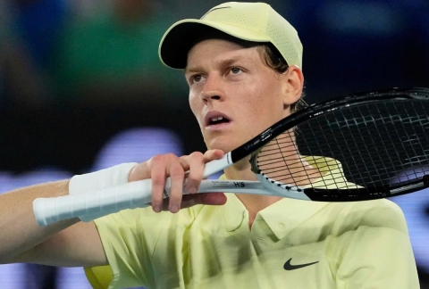 Hủy diệt đối thủ, Jannik Sinner vô địch Australian Open lần thứ hai liên tiếp