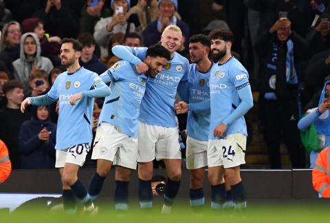 Haaland chói sáng, Man City ngược dòng cảm xúc trước Chelsea