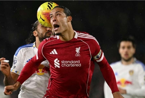 Liverpool đánh rơi chiến thắng trong ngày hàng thủ sụp đổ cuối trận