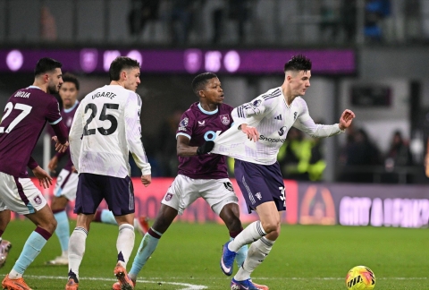 Sesko lập cú đúp, MU vẫn mất điểm trước đội đứng thứ 19