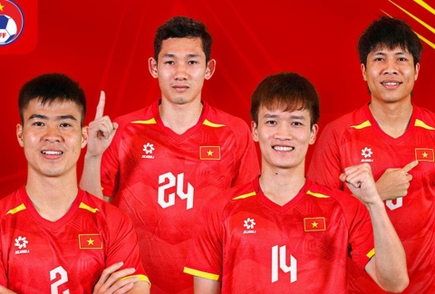 HLV Kim Sang Sik chốt 26 cầu thủ đấu Man Utd