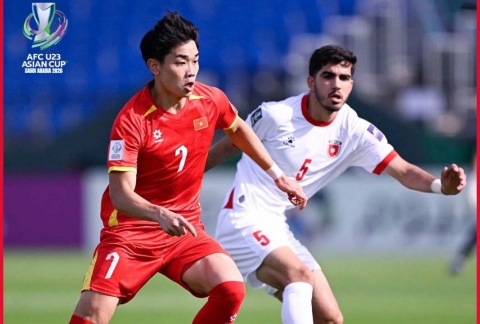 CĐV Thái Lan: 'Cầu thủ Thái thiếu khôn ngoan, nhìn Việt Nam xem'