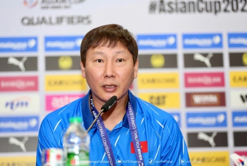 HLV Kim Sang Sik: 'Tôi cảm thấy có lỗi với NHM Việt Nam'