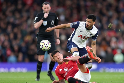 Bruno báo hại thẻ đỏ, MU thua tan nát Tottenham tại Old Trafford