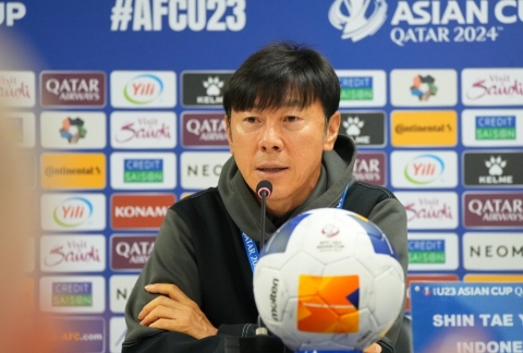 HLV Shin Tae-yong muốn trọng tài nghỉ việc sau trận thua Iraq