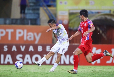 Trực tiếp Hà Nội 3-1 TP HCM: Văn Quyết tỏa sáng