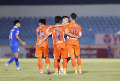 Vòng 23 V-League 2024/25: Khó lường cuộc đua trụ hạng