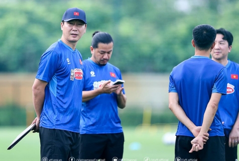 HLV Kim Sang Sik ra quyết định ngỡ ngàng với U23 Việt Nam