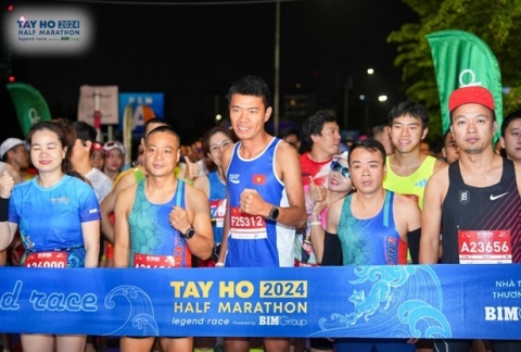 Hứa Thuận Long duy trì chuỗi thành tích ấn tượng tại Tay Ho Half Marathon 2024