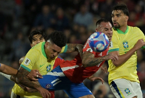 Trực tiếp Brazil 1-1 Chile: Ăn miếng trả miếng