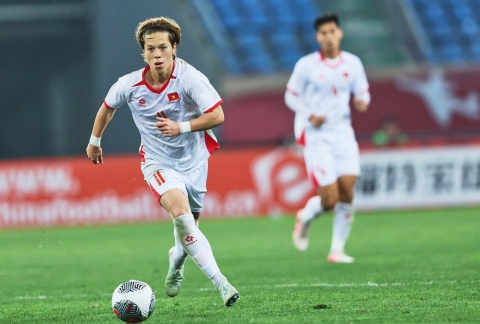 Viktor Lê chói sáng, báo tin cực vui cho HLV Kim Sang Sik