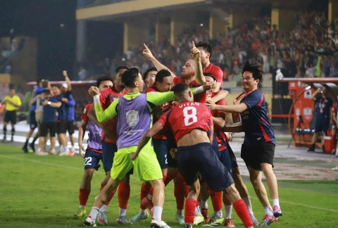 Trực tiếp CAHN 2-0 PSM Makassar: Bùi Hoàng Việt Anh ghi bàn!!!