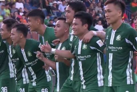 Trực tiếp Bình Phước 1-0 Long An: Phi Sơn mở tỉ số
