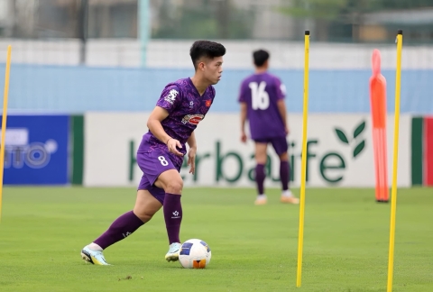 HLV Kim Sang Sik gọi thêm 1 cầu thủ lên U23 Việt Nam