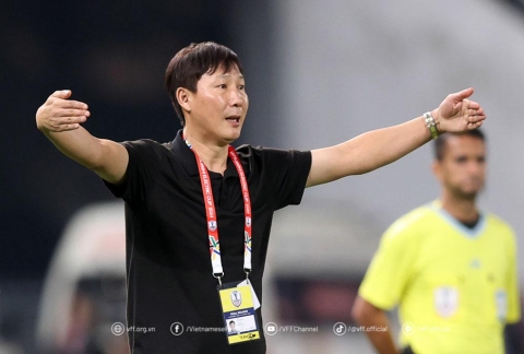 HLV Kim Sang Sik ra quyết định cực bất ngờ trước trận 'sinh tử' với Malaysia