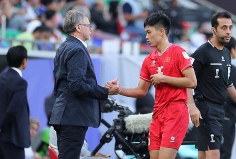 HLV Troussier gửi thông điệp đặc biệt đến Đình Bắc