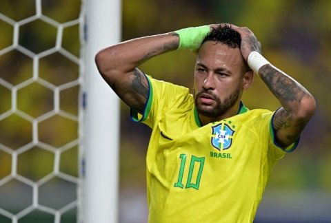 Neymar rời tuyển Brazil, sao Real lên thay